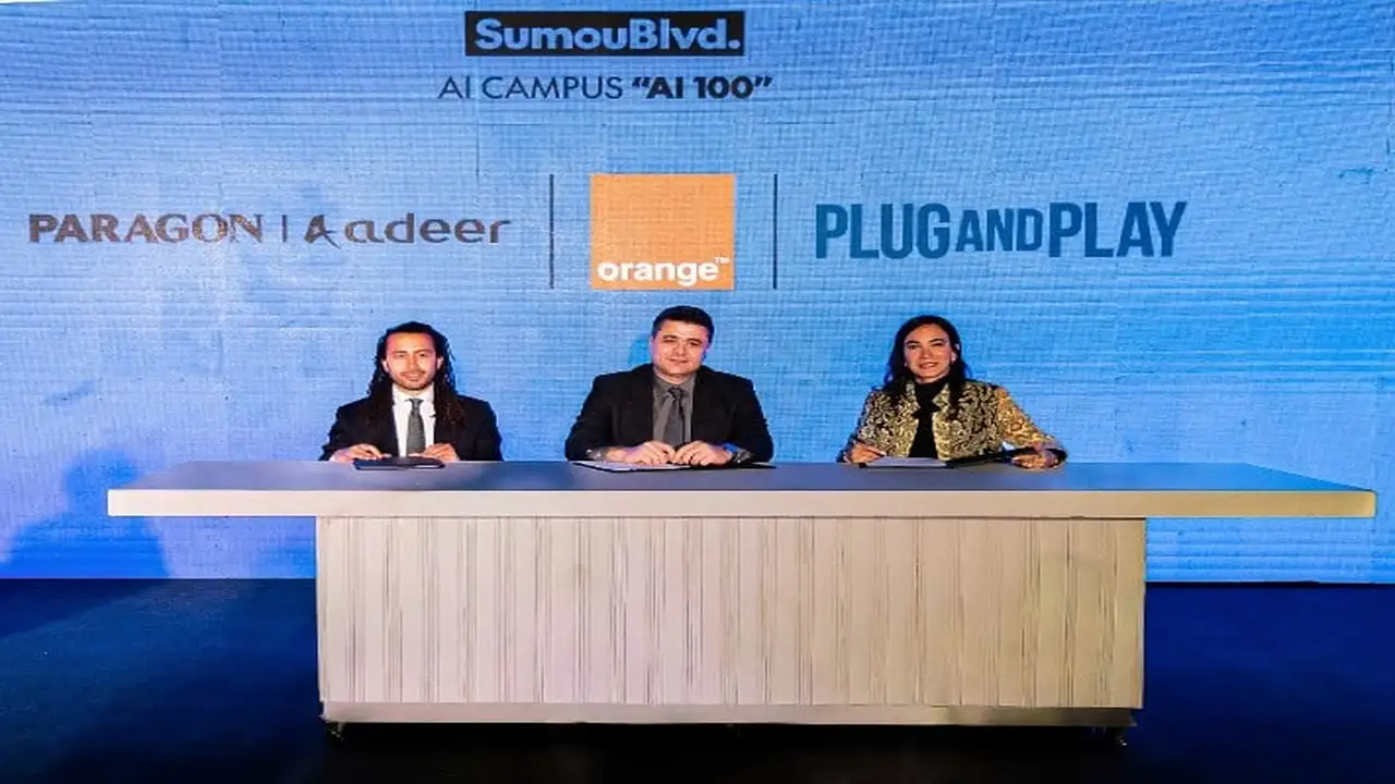 أورنج مصر تتعاون مع باراجون لتأسيس مركز للذكاء الاصطناعي في سمو بوليفارد